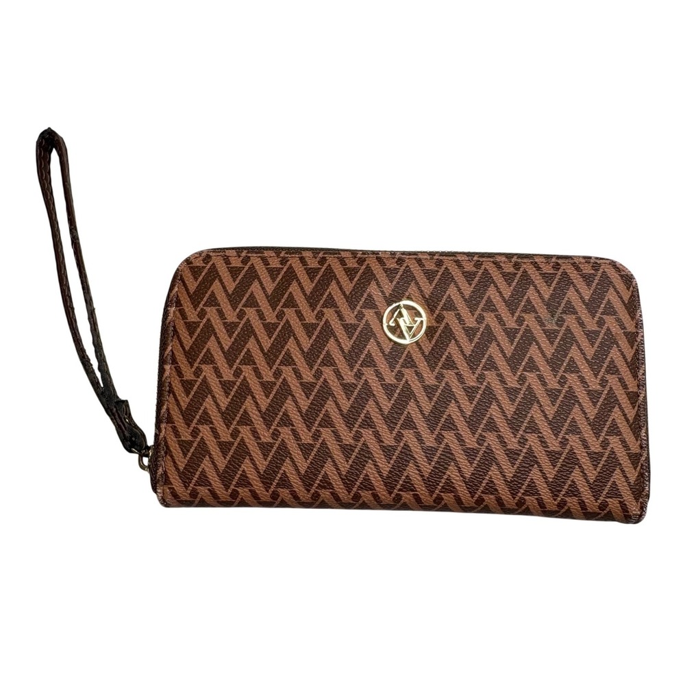 Adrienne Vittadini Tech‎ Wallet Charging Wristlet Brown Monogram Power Bank